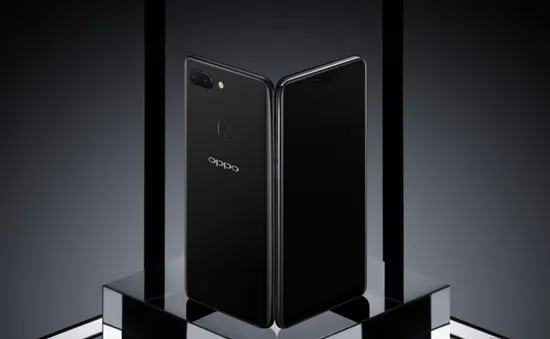 OPPO trình làng OPPO R15: Thêm một smartphone "tai thỏ" xuất hiện