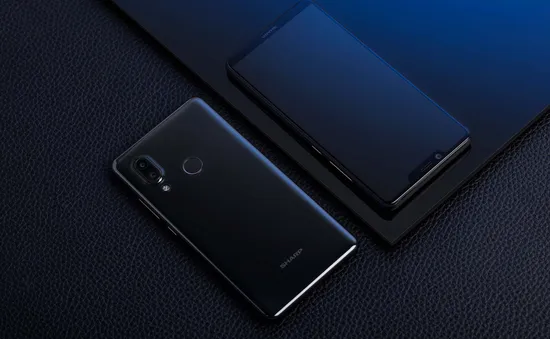 Sharp Aquos S3 "tai thỏ" chính thức ra mắt