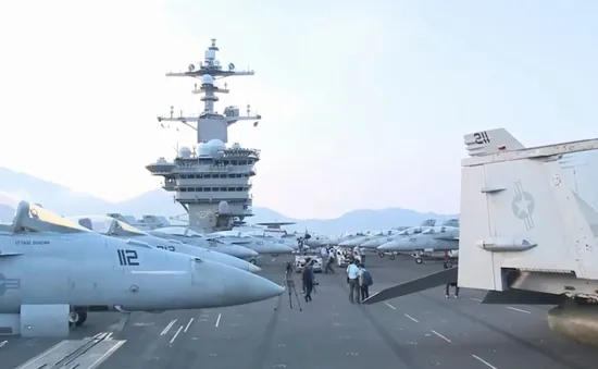 Video: Tận mắt chiêm ngưỡng Tàu sân bay USS Carl Vinson