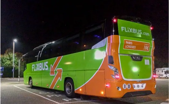 Pháp khai trương xe bus điện đường dài đầu tiên trên thế giới