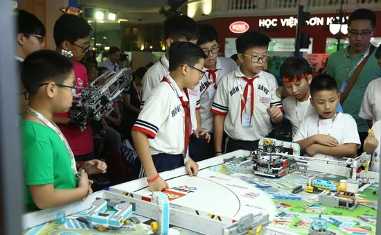 Lần đầu tiên Việt Nam tham gia cuộc thi robot Lego toàn cầu