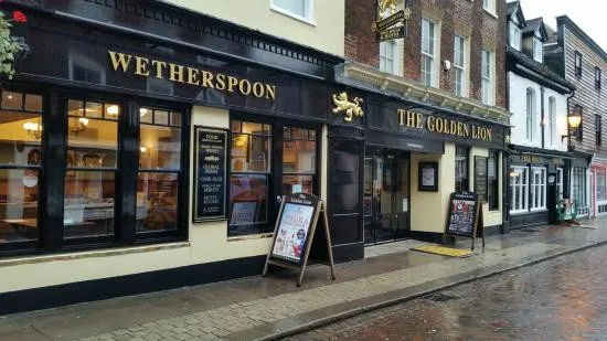 Chuỗi quán rượu JD Wetherspoon tẩy chay mạng xã hội