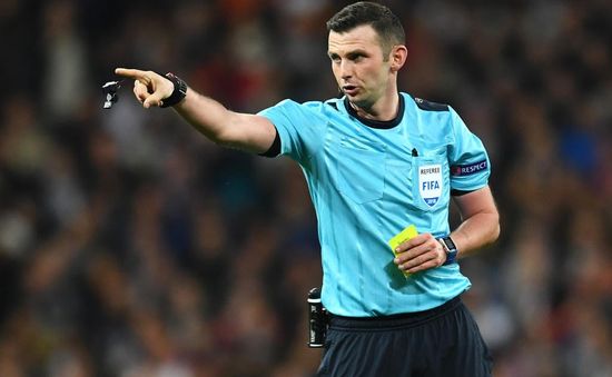 Trọng tài Michael Oliver sẽ bắt chính trận chung kết FA Cup giữa M.U và Chelsea.