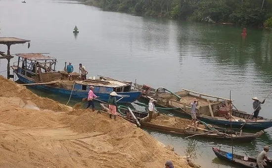 Phó Thủ tướng Chính phủ chỉ đạo chống đầu cơ tăng giá cát, sỏi