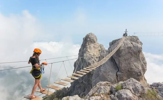 "Thót tim" dò từng bước trên "cây cầu dẫn tới địa ngục"