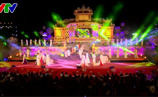 Festival Huế 2018: Lễ hội áo dài tôn vinh Quốc phục Việt Nam