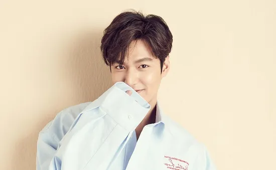 Lee Min Ho xúc động vì những lời chúc của fan nhân dịp kỷ niệm 12 năm vào nghề