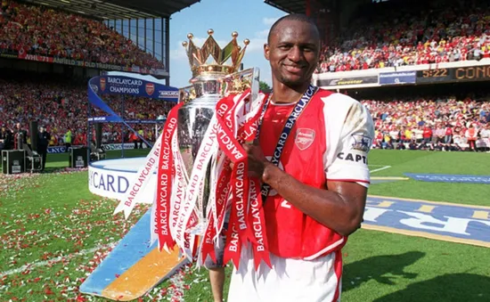 HLV Wenger bồi hồi nhớ về Arsenal, tự hào với 2 trò giỏi ngang Vieira