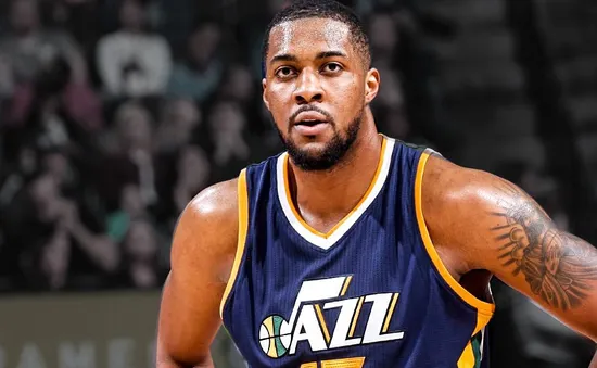 Derrick Favors "đắt hàng" trên thị trường chuyển nhượng NBA