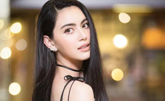 Davika Hoorne - "Bạn gái" trong MV "Chạy ngay đi" của Sơn Tùng MTP nổi tiếng cỡ nào?