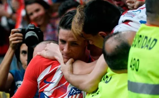 Những hình ảnh không thể nào quên trong ngày Fernando Torres chia tay A. Madrid