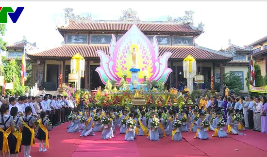 Nhiều hoạt động chào mừng Đại Lễ Phật Đản Phật Lịch 2562 tại miền Trung