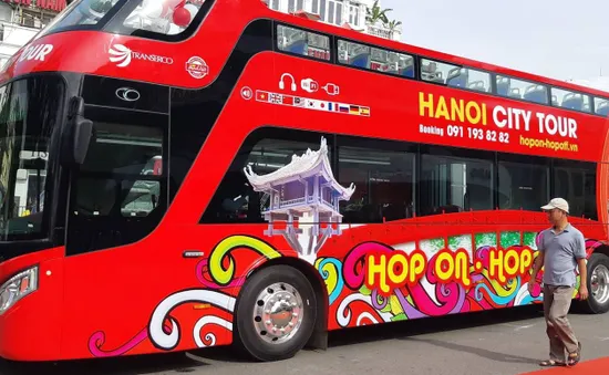 Cận cảnh chiếc xe bus 2 tầng đầu tiên của Hà Nội chính thức đi vào hoạt động