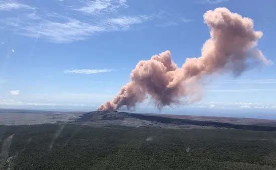 Núi lửa Hawaii phun trào, hàng ngàn người sơ tán khẩn cấp