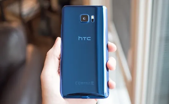 HTC Ultra tiếp tục giảm sốc, bán ra giá 5,9 triệu đồng