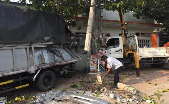 Ninh Thuận: Xe tải tông vào nhà dân, 4 người thương vong