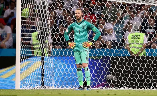 Mắc lỗi sơ đẳng, De Gea bị ví như tội đồ Karius