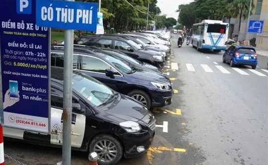 TP.HCM lùi thời điểm thu phí đỗ xe vỉa hè