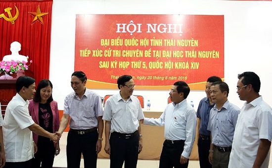 Phó Thủ tướng Phạm Bình Minh tiếp xúc cử tri Thái Nguyên