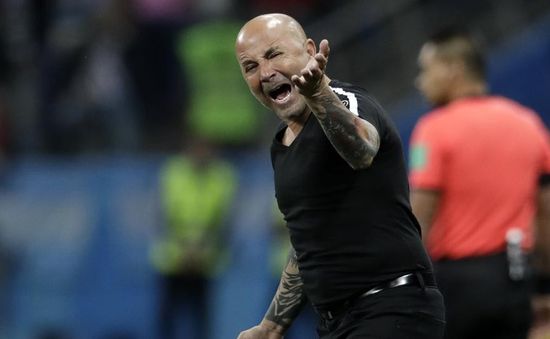 LĐBĐ Argentina ra quyết định về tương lai của HLV Sampaoli