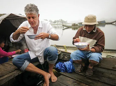 Những hình ảnh đáng nhớ về siêu đầu bếp Anthony Bourdain tại Việt Nam