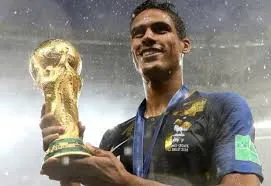 Trung vệ Varane có năm 2018 thành công hơn cả Ronaldo, Mbappe