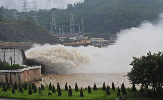 12h00 hôm nay (19/7), đóng 1 cửa xả đáy hồ Hòa Bình