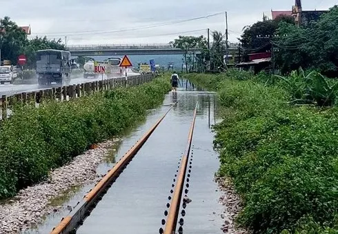 Đường sắt Hà Nội - Lào Cai đã được khôi phục lại sau mưa lũ