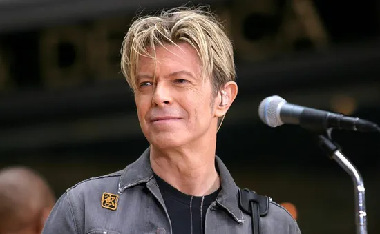 Tìm thấy bản thu đầu tiên của huyền thoại âm nhạc David Bowie trong… giỏ bánh mì