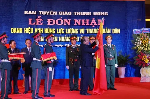 Ban Tuyên huấn Khu ủy Khu V đón nhận danh hiệu Anh hùng Lực lượng Vũ trang Nhân dân