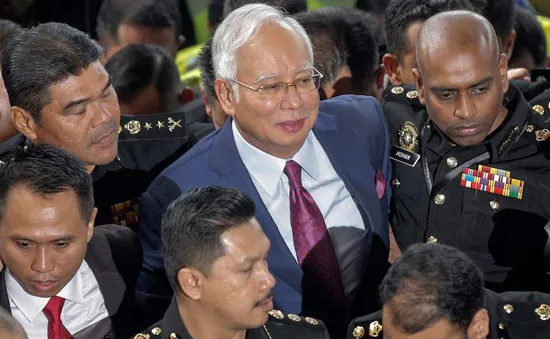 Cựu Thủ tướng Malaysia Najib đối mặt với bản án 20 năm tù