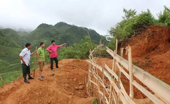 Sập hầm khai thác vàng, 2 người may mắn được cứu sống