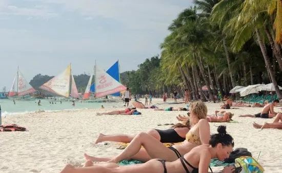 Mở cửa trở lại đảo Boracay, Philippines vào tháng 10