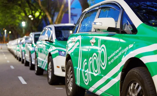 Grab bước chân vào thị trường taxi điện