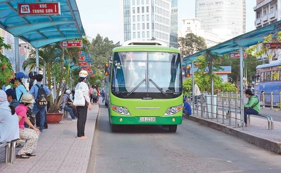 Khó triển khai thí điểm làn ưu tiên cho xe bus tại TP.HCM