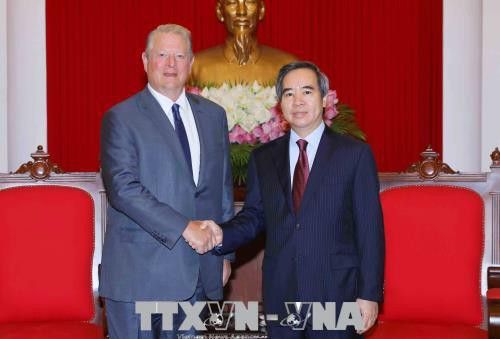 Trưởng ban Kinh tế TW Nguyễn Văn Bình tiếp cựu Phó Tổng Thống Hoa Kỳ Al Gore