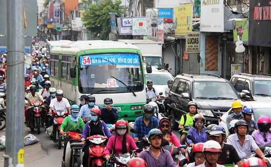 TP.HCM thí điểm dự án xe bus mini đón khách tại hẻm nhỏ