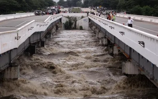 Vỡ đập ở Myanmar, 50.000 người phải sơ tán