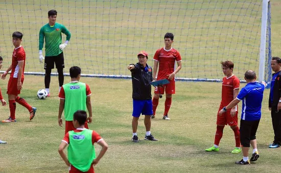 ASIAD 2018: ĐT Olmypic Việt Nam tập chiến thuật cho trận tranh HCĐ