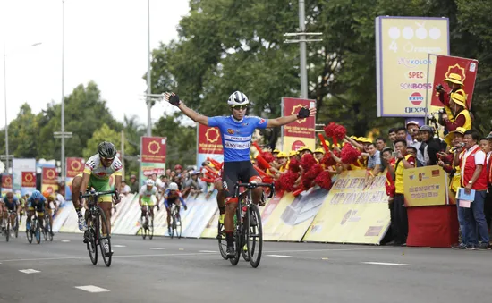 Chặng 12 giải xe đạp quốc tế VTV Cup Tôn Hoa Sen 2018: Im Jaeyeon (Korail Cycle Team) xuất sắc về nhất chặng!