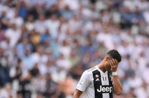 Ronaldo bật khóc sau bàn đầu tiên cho Juventus ở Serie A