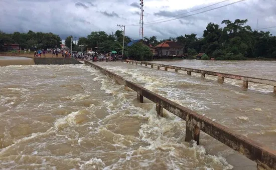 Mưa lũ gây thiệt hại lớn ở Campuchia