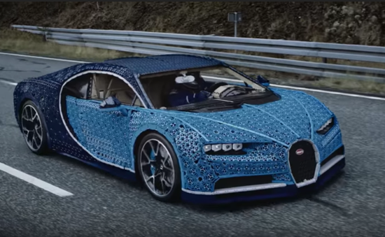 Siêu xe Bugatti lắp ráp từ 1 triệu mảnh ghép Lego