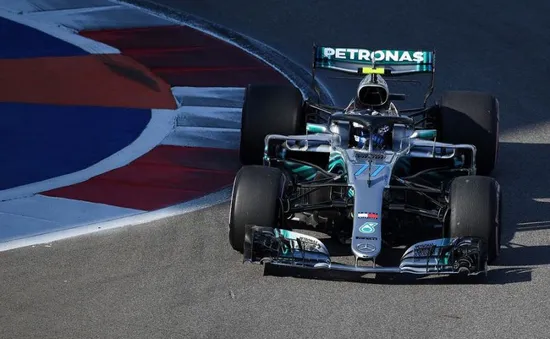 Đua xe F1: Vượt qua Lewis Hamilton, Valterri Bottas giành pole tại chặng đua Sochi