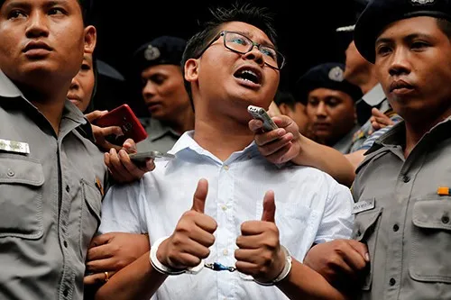 Thẩm phán Myanmar kết án 2 phóng viên Reuters 7 năm tù