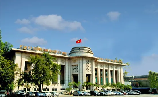 Tiếp tục giảm 0,5% lãi suất điều hành