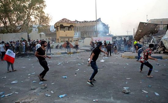 Cháy trụ sở chính quyền tại thành phố Basra, Iraq