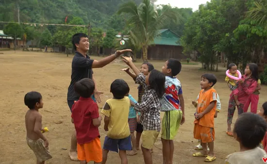 Bước chân khám phá: "Ngôi làng văn minh dưới tán rừng đại ngàn" (20h55 thứ Sáu 07/9, trên VTV8)