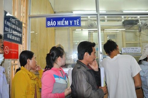 Nhiều lý do khiến người dân Hậu Giang chưa mặn mà với BHYT toàn dân