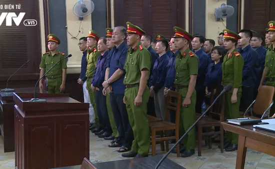 Bỏ áo tù, vành móng ngựa - Bước cải tiến trong cải cách tư pháp